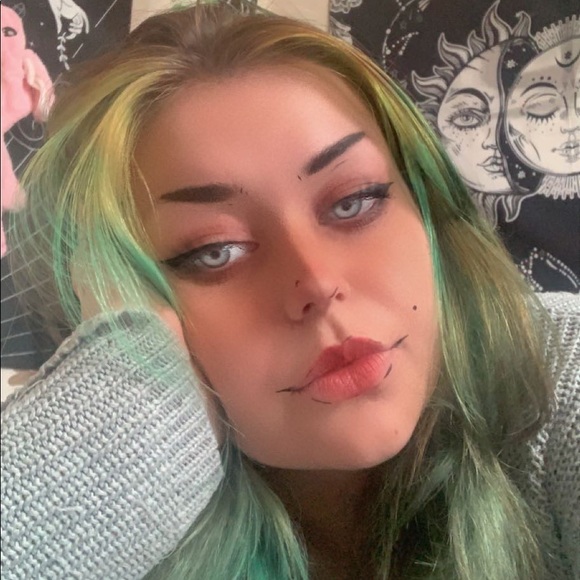 Meet your Posher, Eden - Picture 1 of 1